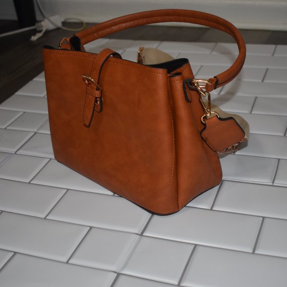 tan crossbody bag - Picture 2 of 3